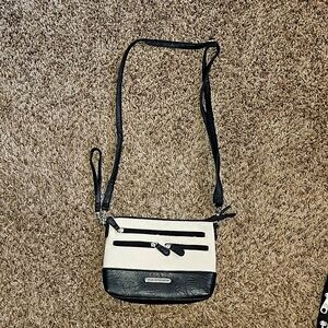 Stone Mountain USA LLC crossbody purse